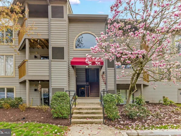 2004 Quay Village Ct #T2, Annapolis, MD 21403