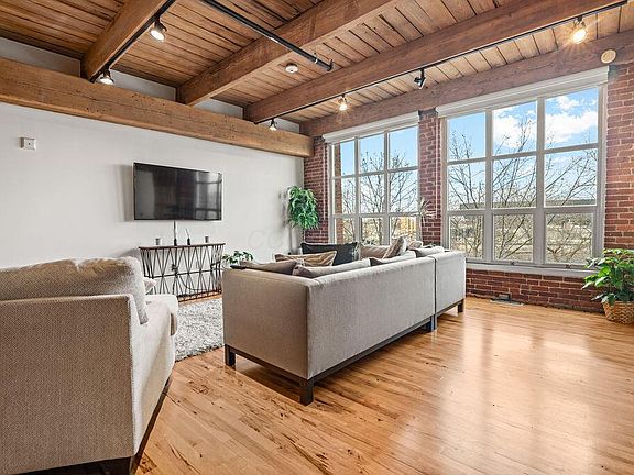 3rd image of 448 W Nationwide Blvd APT 307