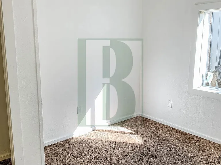 2217-2221 Lee St SE — Photo 9