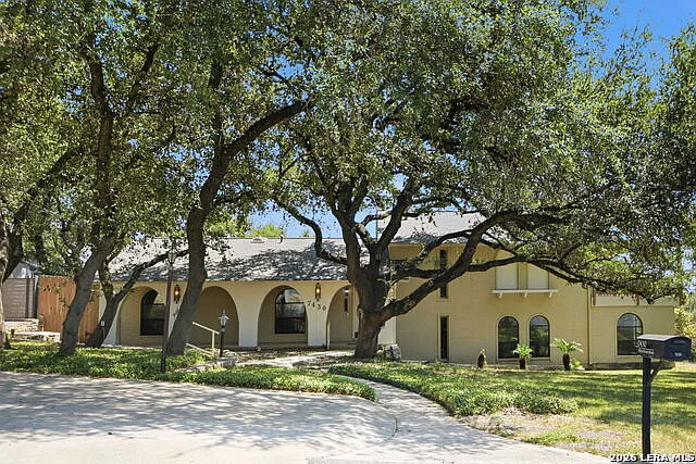 5 bed, 3.0 bath, 2814 sqft, $4,250 — Photo 1