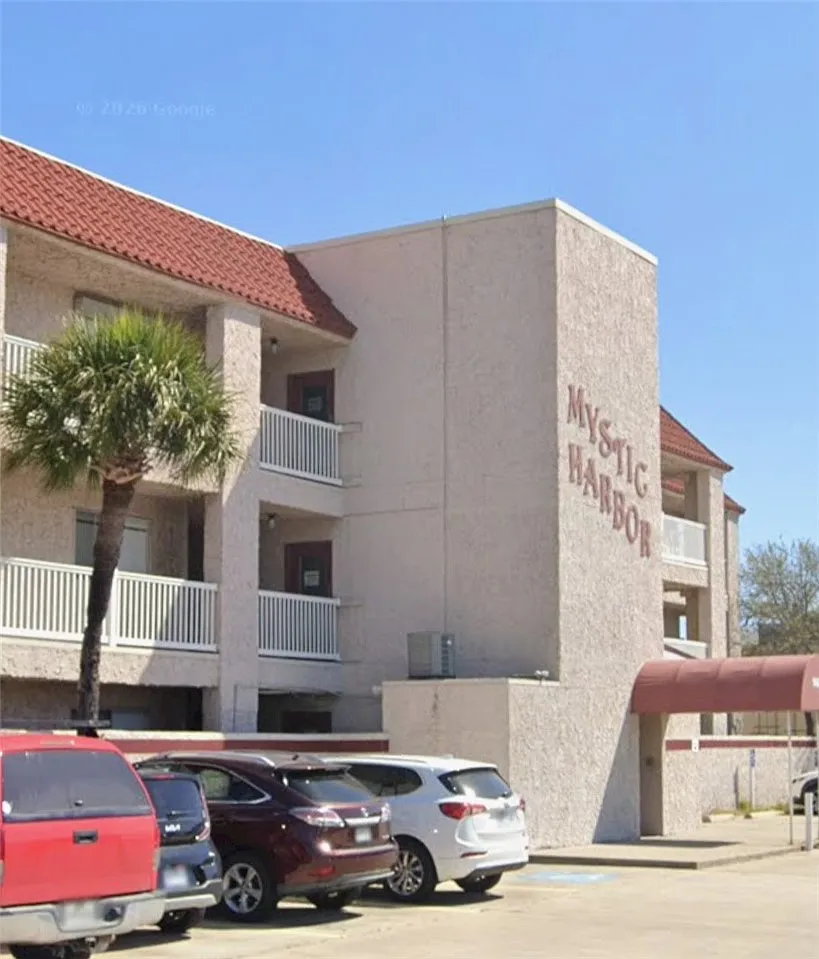 1 bed, 1.0 bath, 630 sqft, $2,000 — Photo 1