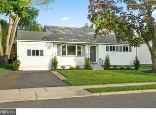 22 Amsterdam Rd, Hamilton, NJ 08620