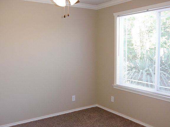 4th image of 5038 Windwood Dr