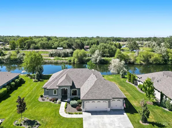 11887 W Pinewood River Ln, Star, ID 83669