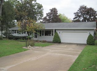7504 Carefree Dr, Whitehall, MI 49461
