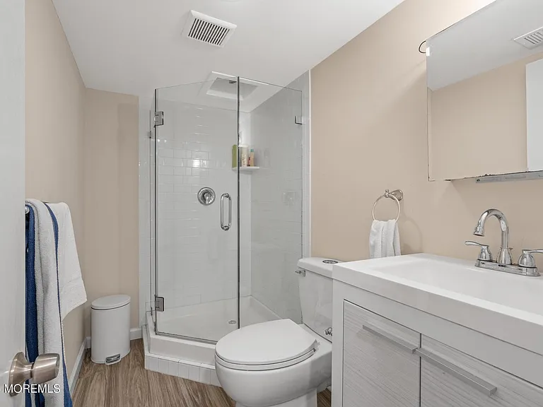 250A Alpern Ave — Photo 25