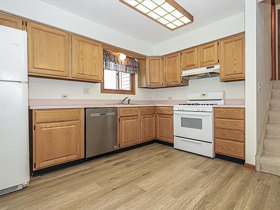 5th image of 425 Millwood Dr
