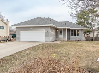 1817 Ruby Cir, Shakopee, MN 55379