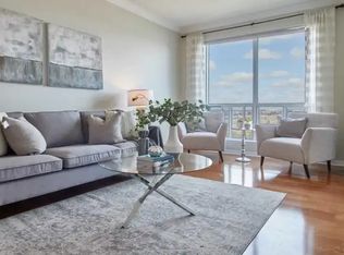 360 Watson St W #1209, Whitby, ON L1N9G2