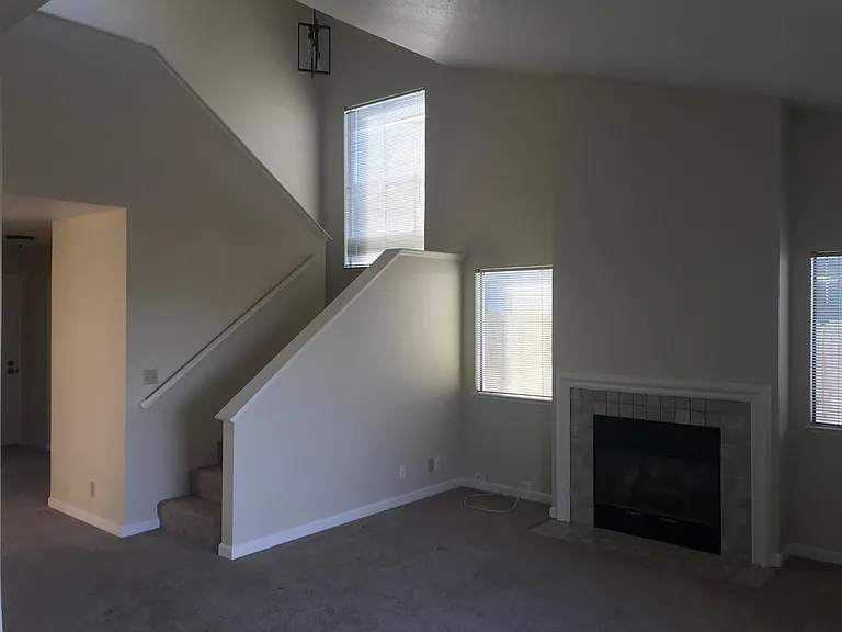 3271 Cove Way — Photo 5