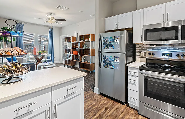 Parallax @ Georgetown Apartments — Photo 5