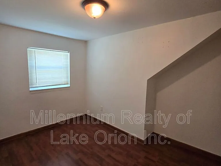 201 W York York Ave — Photo 21