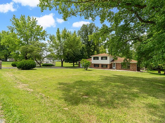 3rd image of 266 E Rivercrest Dr