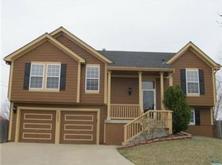 15442 S Shannan Ln, Olathe, KS 66062