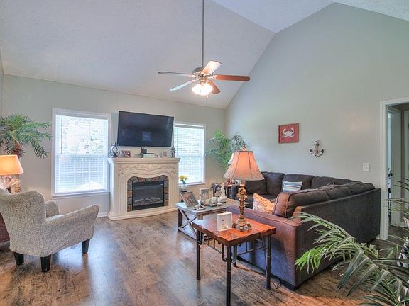 4th image of 118 Raven Ct