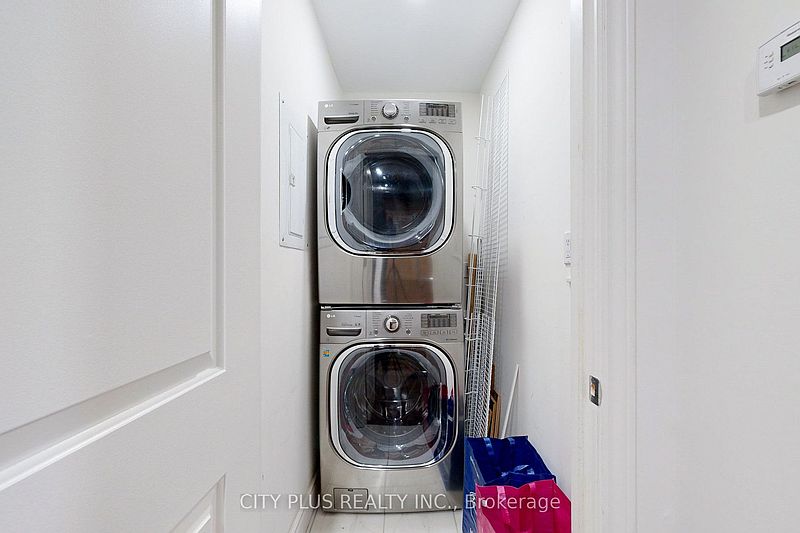 Toronto House for rent - 5 Bedrooms — photo 12