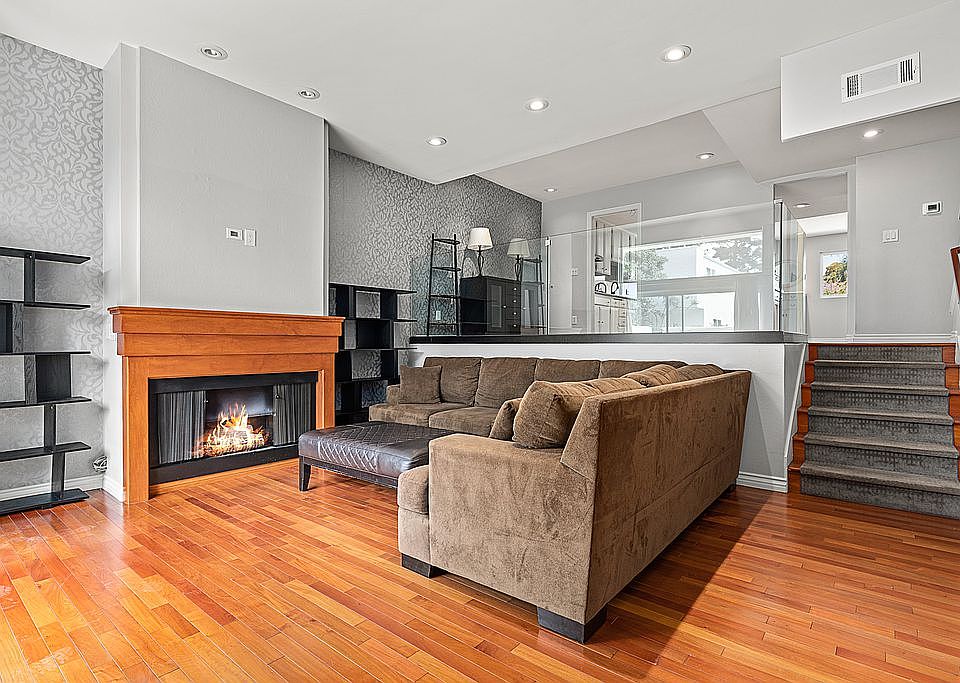 1st image of 4922.5 McConnell Ave