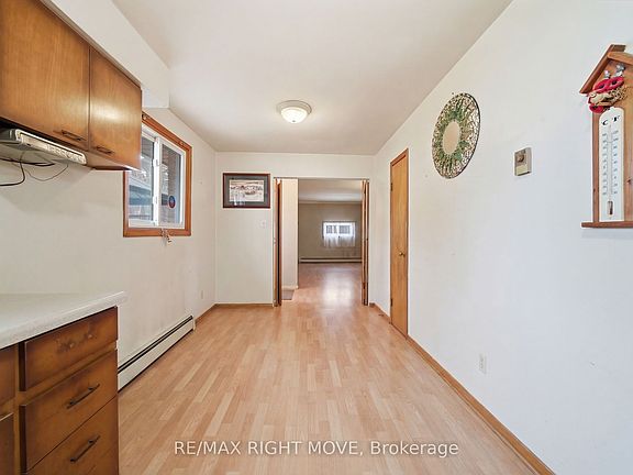 4th image of 3149 Barrie Hill Rd