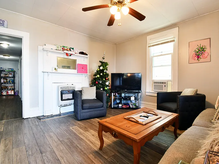 1837 6th Ave #1 — Photo 5