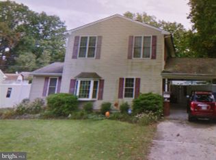 46 Tamarack Ln, Levittown, PA 19054