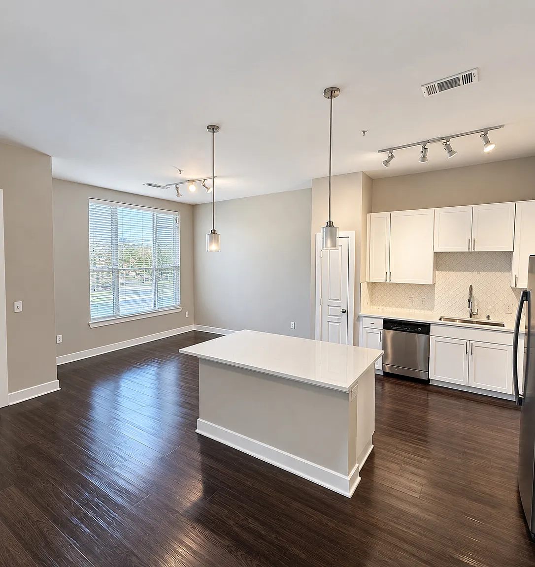 2 bed, 2.5 bath, 1635 sqft, $2,575 — Photo 2