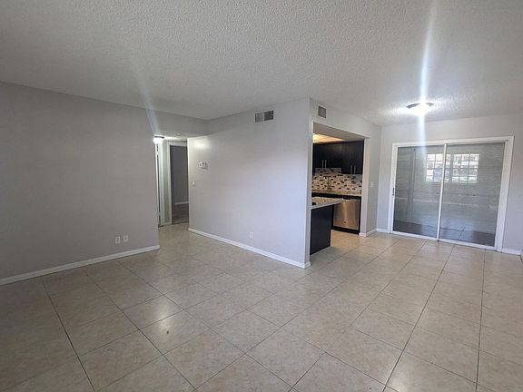 2nd image of 4659 Oak Terrace Dr