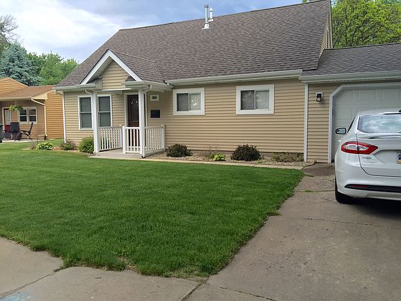 2nd image of 3024 E Cleveland Ave