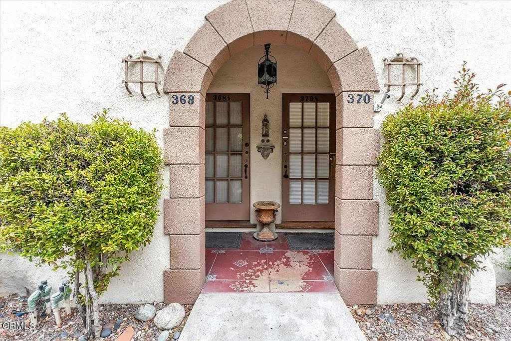 2 bed, 1.0 bath, 1300 sqft, $3,495 — Photo 3