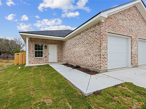 3rd image of 921 Ashwood Dr