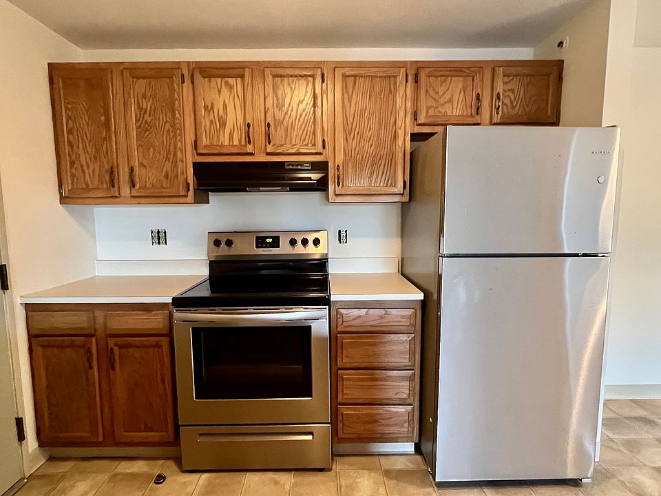 Kitchen with newer appliances
