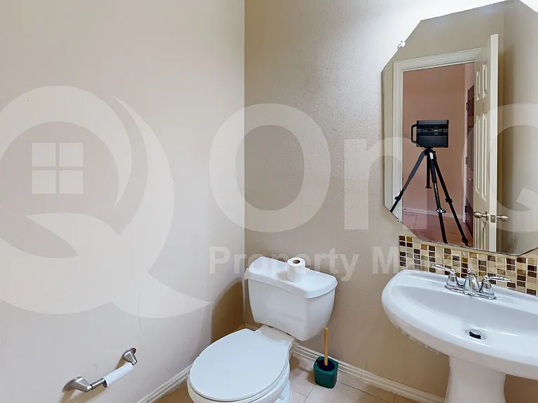4651 Penelope Ln — Photo 14