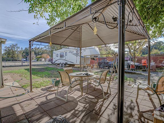 4th image of 13550 Patricie St