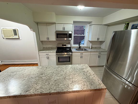 3rd image of 7804 Langdon St Floor 1