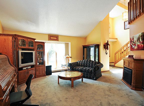 4th image of 111 N Barney Dr