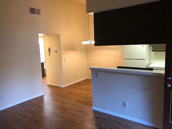 3rd image of 325 Oxford St APT 20