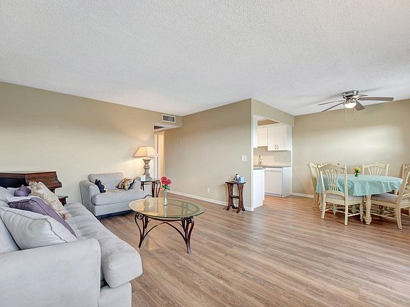 5th image of 4026 Swansea B Crescent
