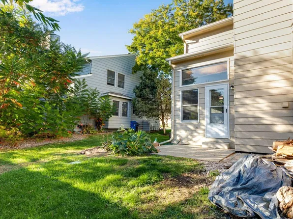 242 E 42nd St, Loveland, CO 80538