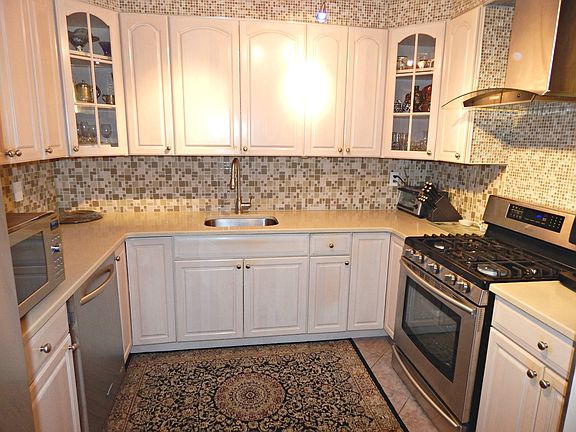 3rd image of 1400 Avenue S