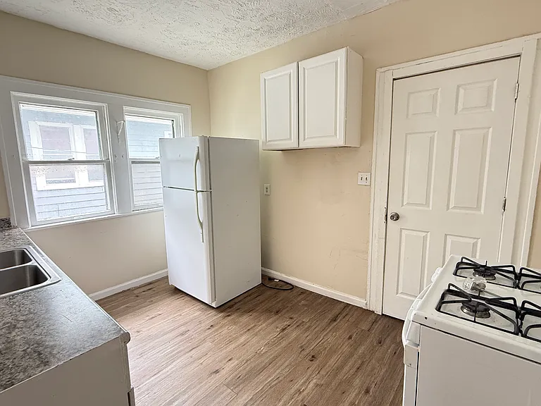 12305 Fairport Ave #2 — Photo 18