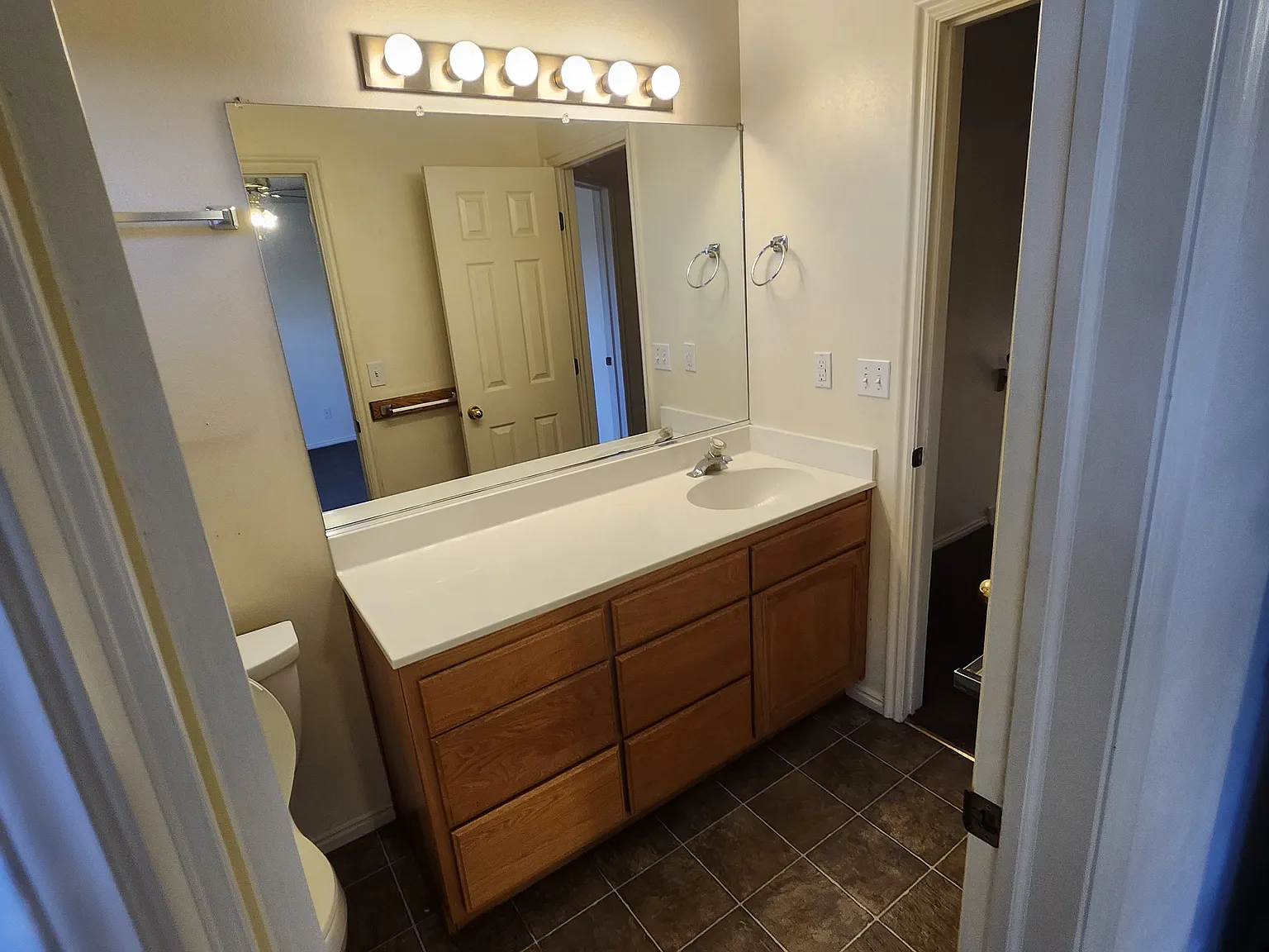 2 bed, 1.5 bath, 1300 sqft, $1,450 — Photo 4