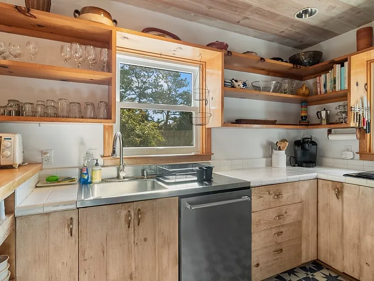 24 Jacqueline Dr — Photo 12