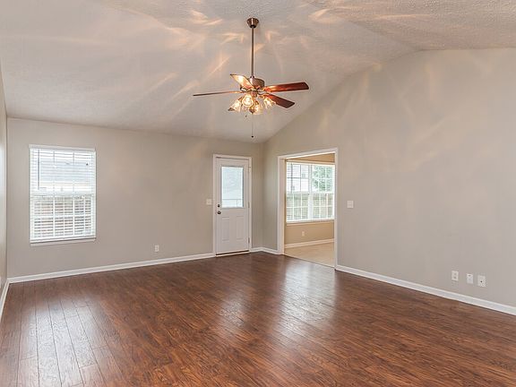 2nd image of 3012 Wellington Pl