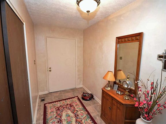 3rd image of 570 Wickham Way