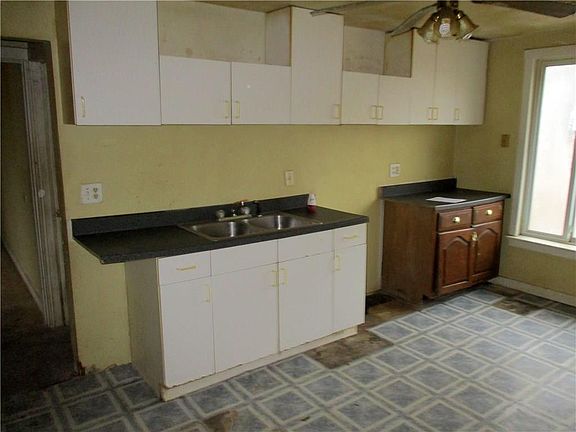 4th image of 329 Hayes St