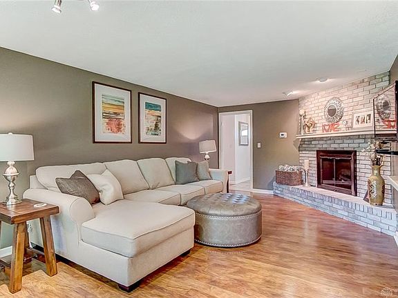 4th image of 639 Princewood Ave