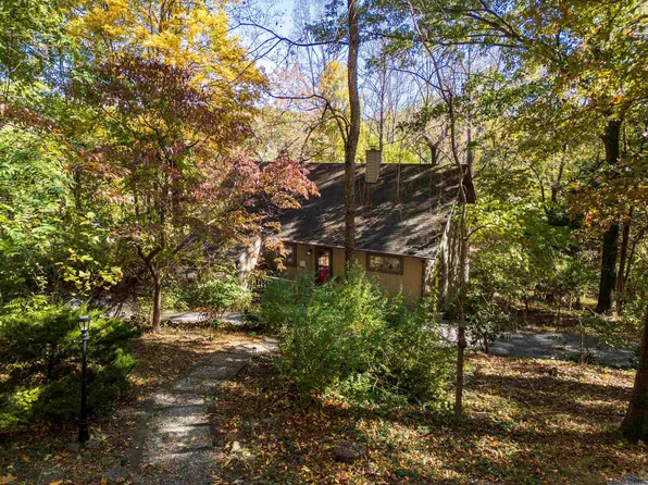 175 Sawmill Creek Dr, Nellysford, VA 22958