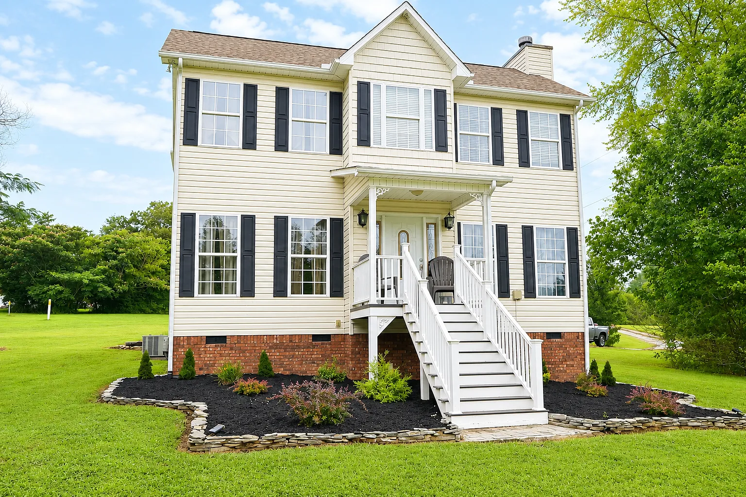 3 bed, 2.5 bath, 1950 sqft, $2,900 — Photo 2