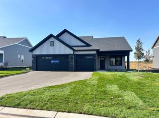 1652 Lund Way, Shakopee, MN 55379