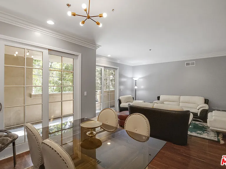 850 N Croft Ave #203 — Photo 9