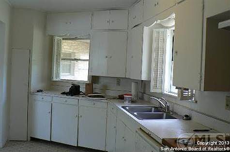 2nd image of 303 S 6th St
